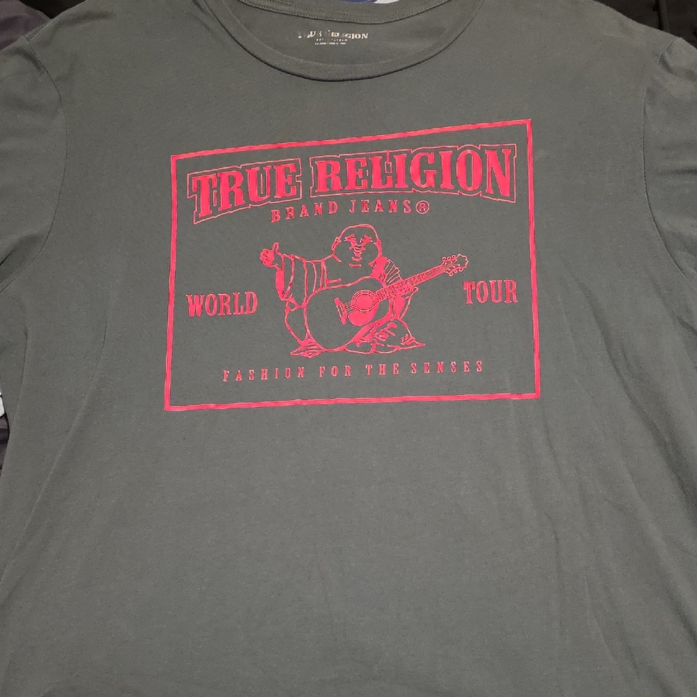 True Religion Men's Olive T-Shirt with Red Graphic